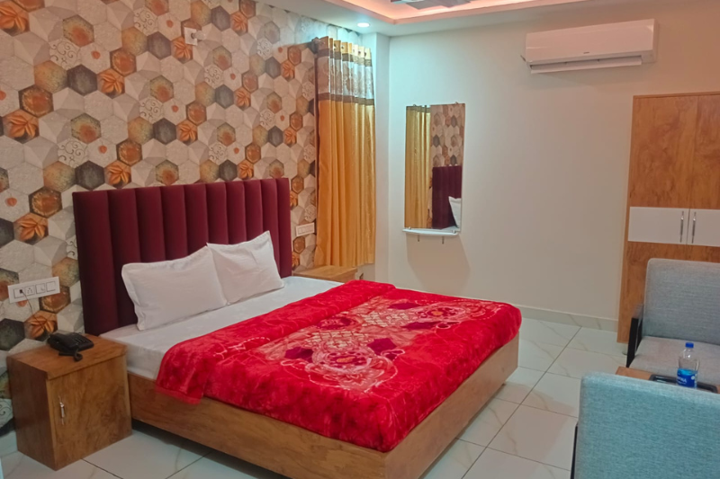 Deluxe Room of Hotel Rburj in Derabassi